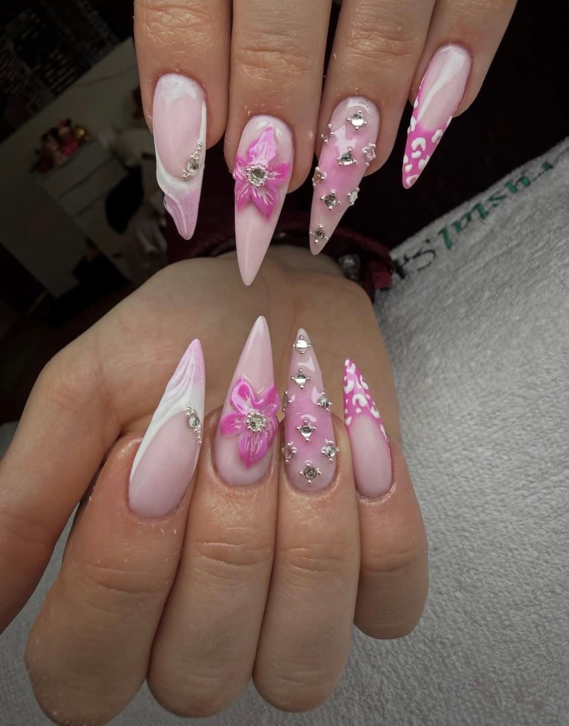 Pink virágos stiletto